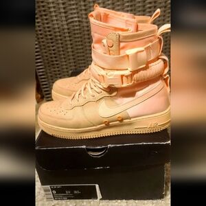Nike W SF AF1 Size 9